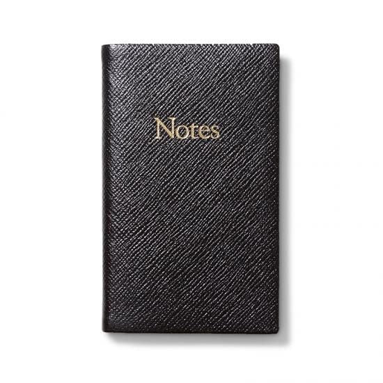 NBB53Rノートブックのブラック。細かな斜め模様と金色のNotesの文字がある表紙