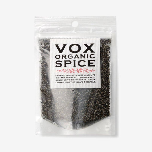 ヴォークス スパイスの有機ブラックペパーコースカット20g。粗く砕いた黒と白の粒が見える袋